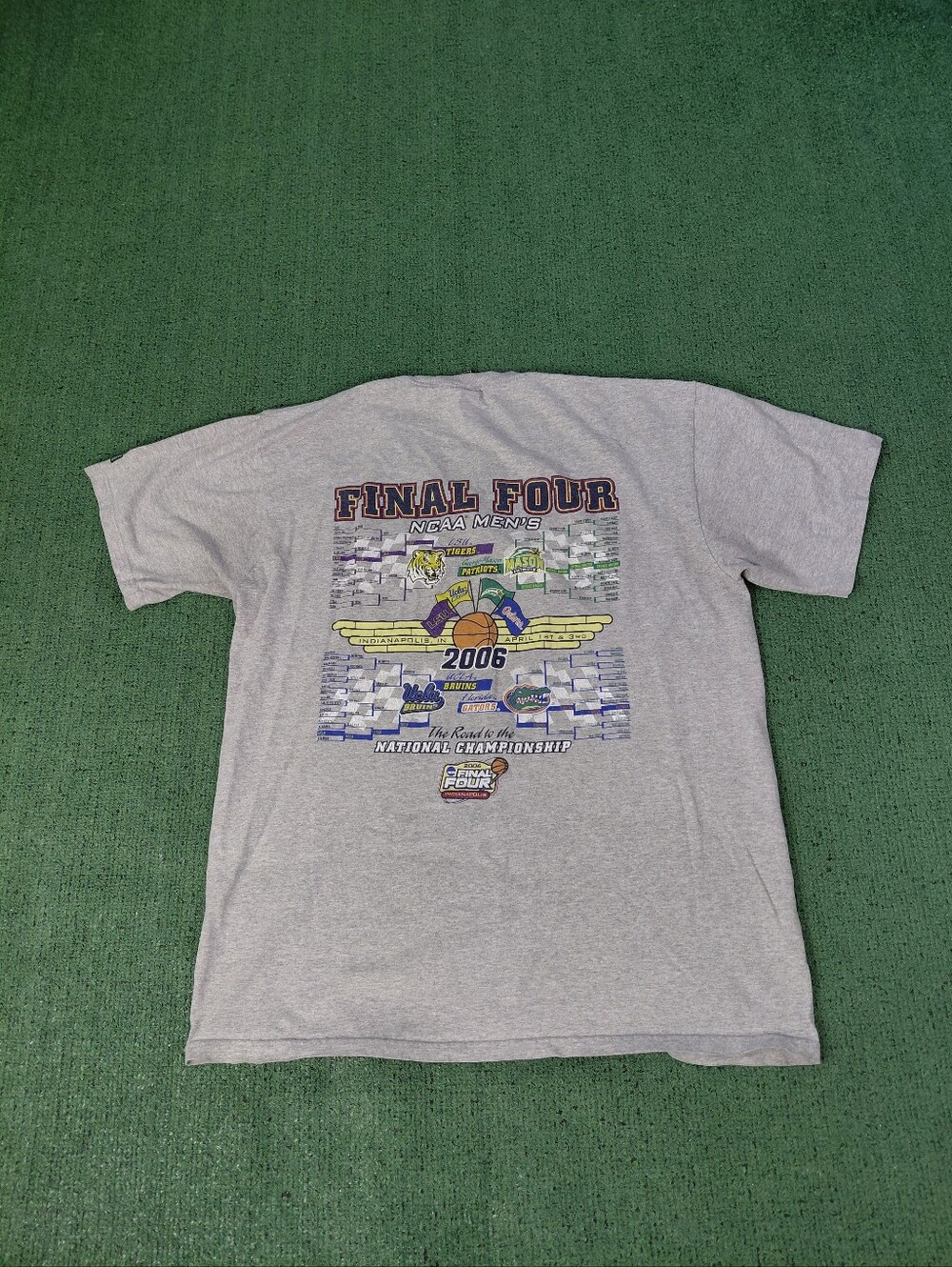 Vintage 2006 Gear For Sports NCAA March Madness Final Four Basketball Y2K Gray T